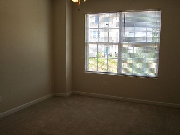 4th image of 223 Chancery Ln