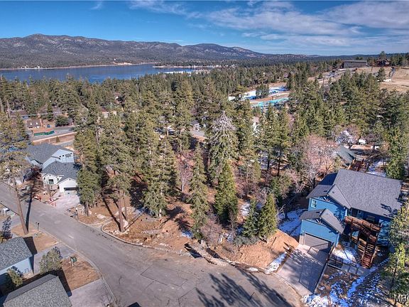 5th image of 875 Pine Meadow Ct