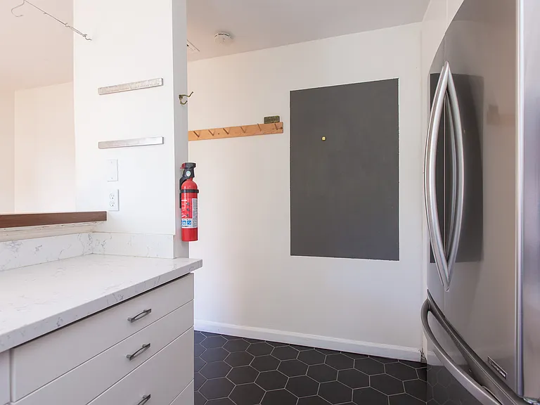 226 Dickerson Ave — Photo 12