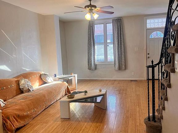 4th image of 224 N Gross St