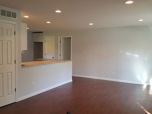 2nd image of 3521 N Windcrest Dr