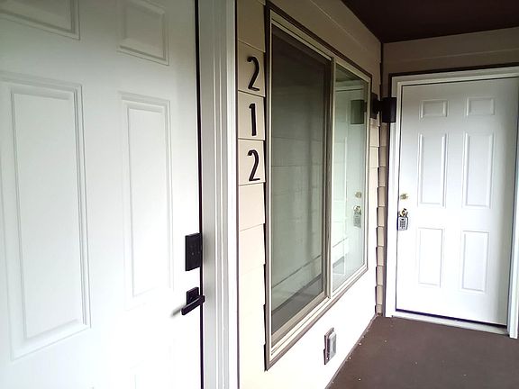 4th image of 651 S Snowflake Ln #212/211