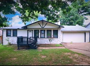 3043 W 70th St, Tulsa, OK 74132