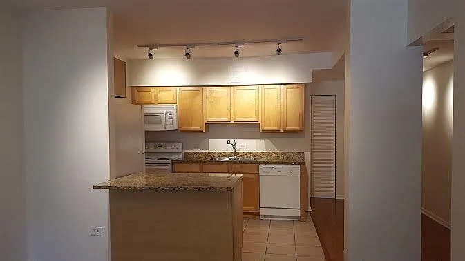 Kitchen with Breakfast Bar