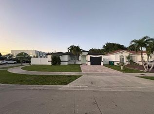 12497 SW 199th Ter, Miami, FL 33177
