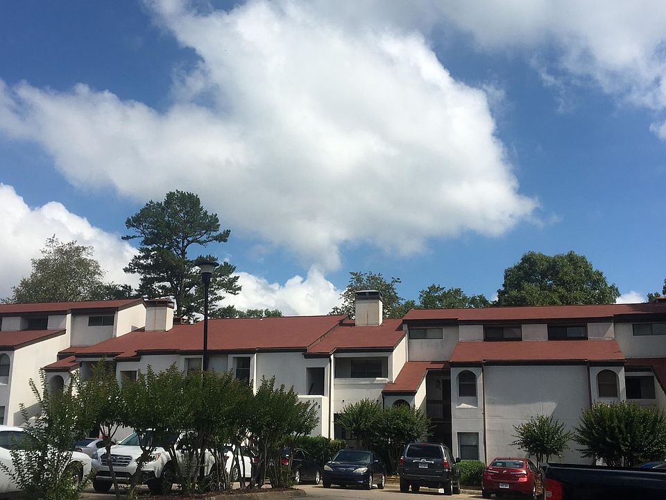1st image of 301 Kings Row Dr APT 303