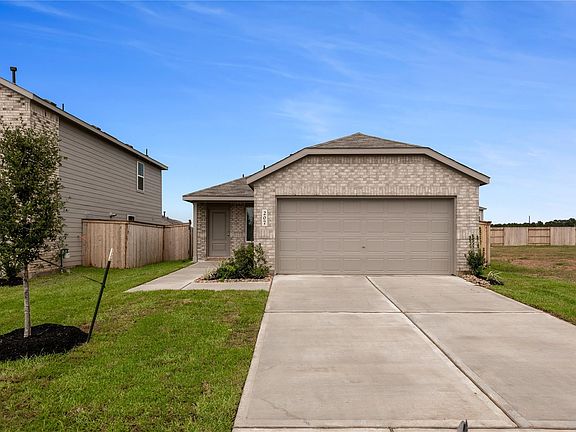 3rd image of 207 Farray Forest Ln