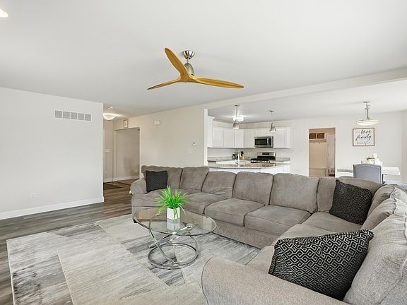 5th image of 1414 Gates Dr