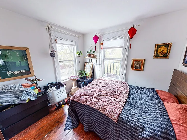 934 State St #4 — Photo 10