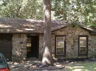 12623 Valleywood Dr, Little Rock, AR 72211