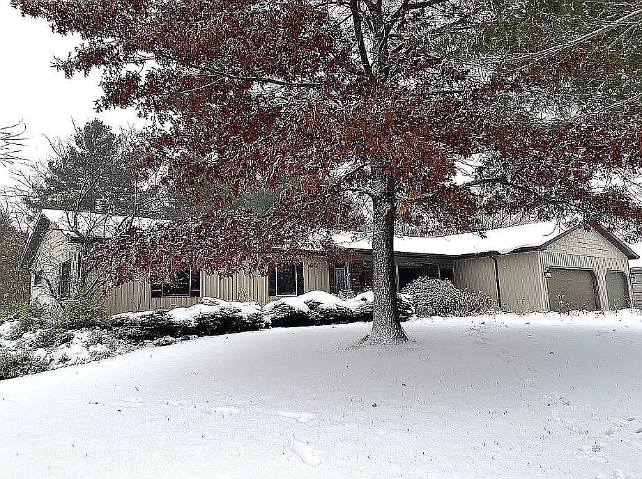 1st image of 306 Lamoreaux Dr