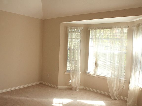 5th image of 8605 Berwick Dr