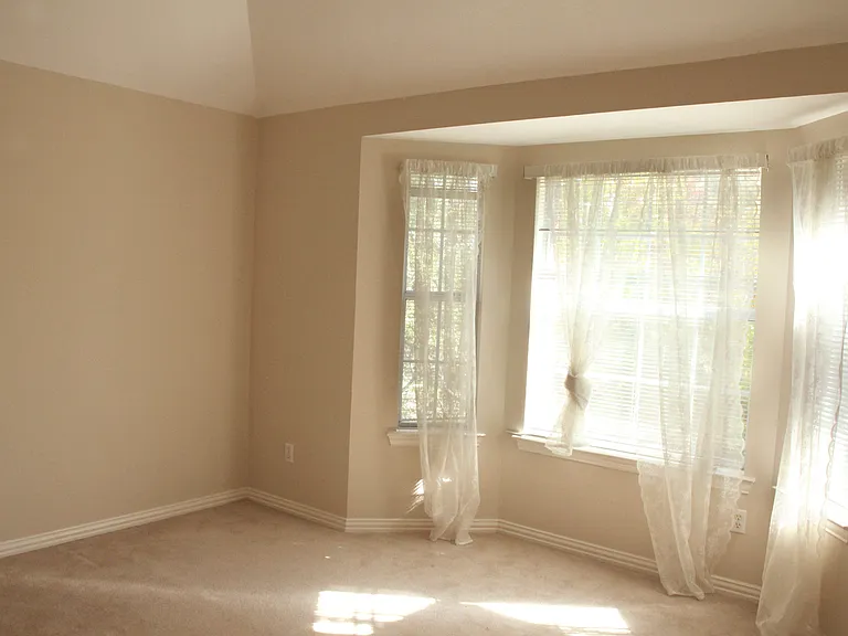 8605 Berwick Dr — Photo 5