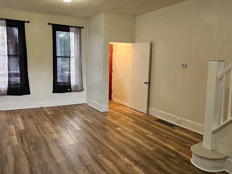 2519 N Lawrence St — Photo 6
