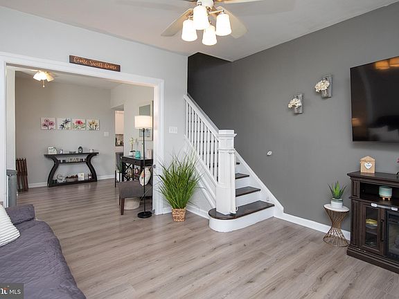 4th image of 7418 Rockwell Ave