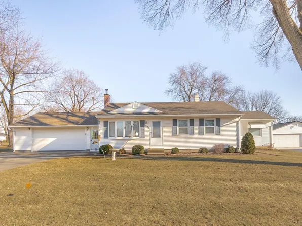 400 Everette St, Elk Run Heights, IA 50707