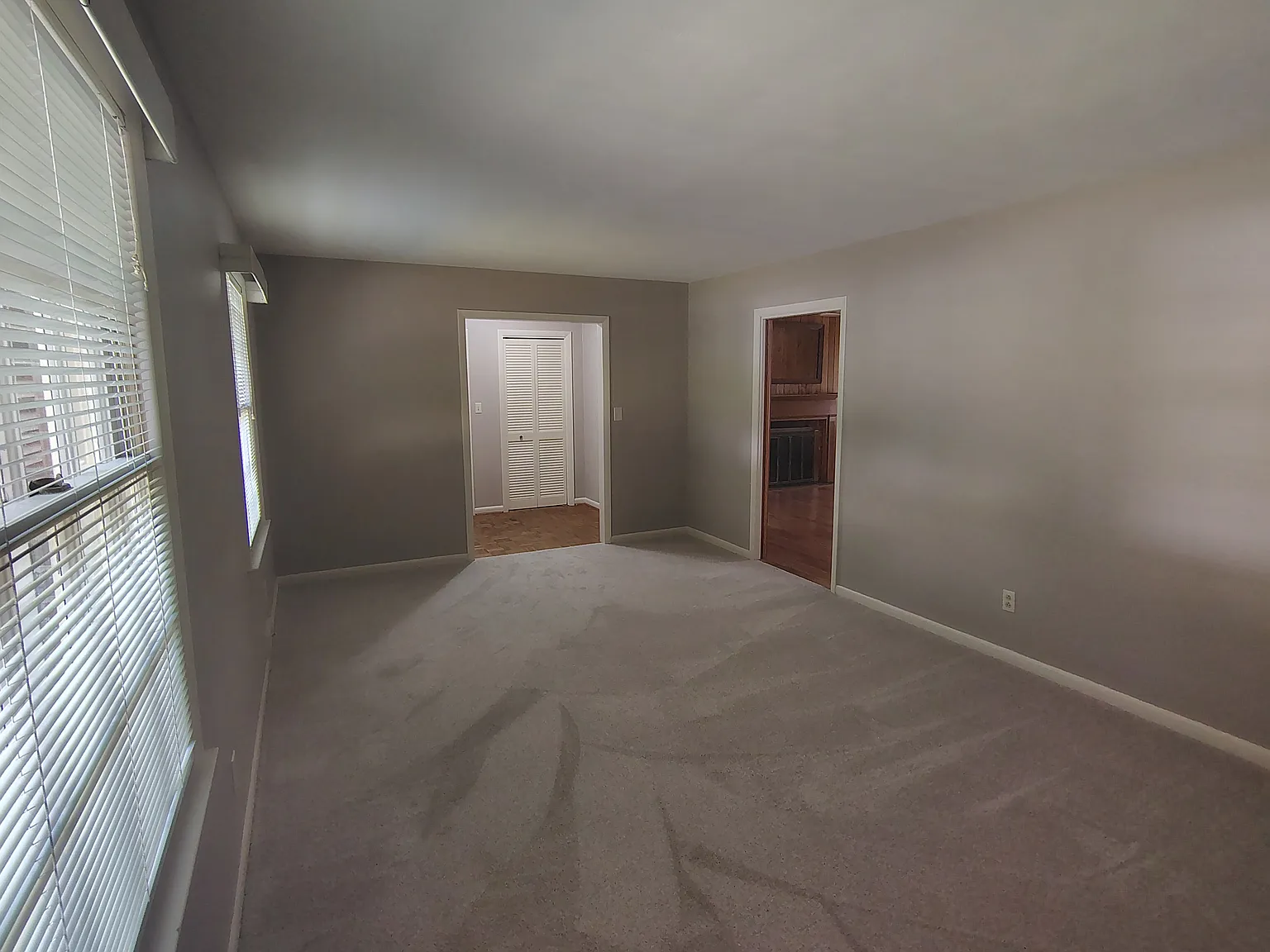 434 Shady Ln — Photo 3