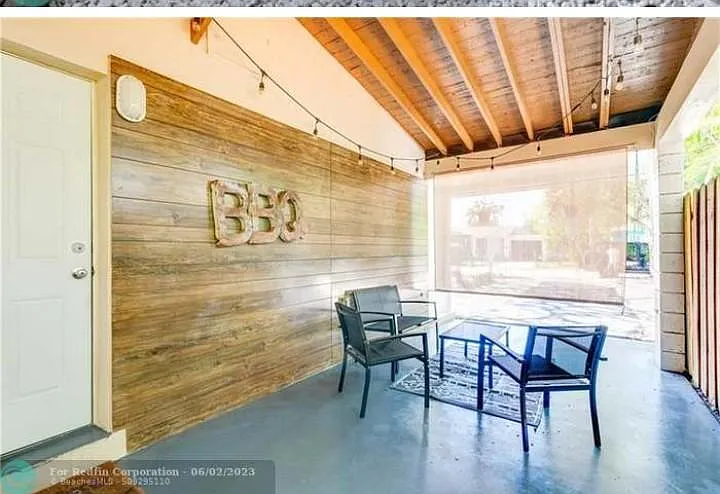 727 NW 18th St — Photo 16