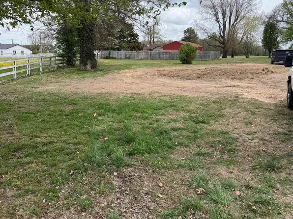 698 Olive St, La Center, KY 42056