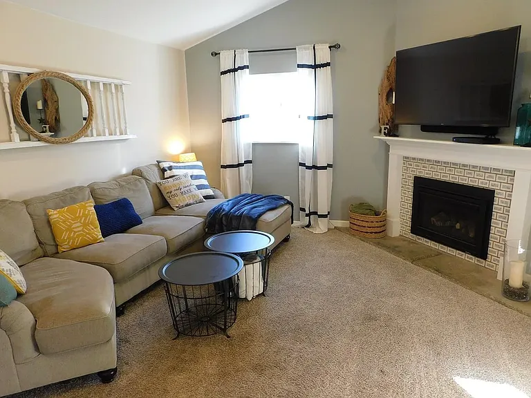 7437 S Clarkson Cir — Photo 6