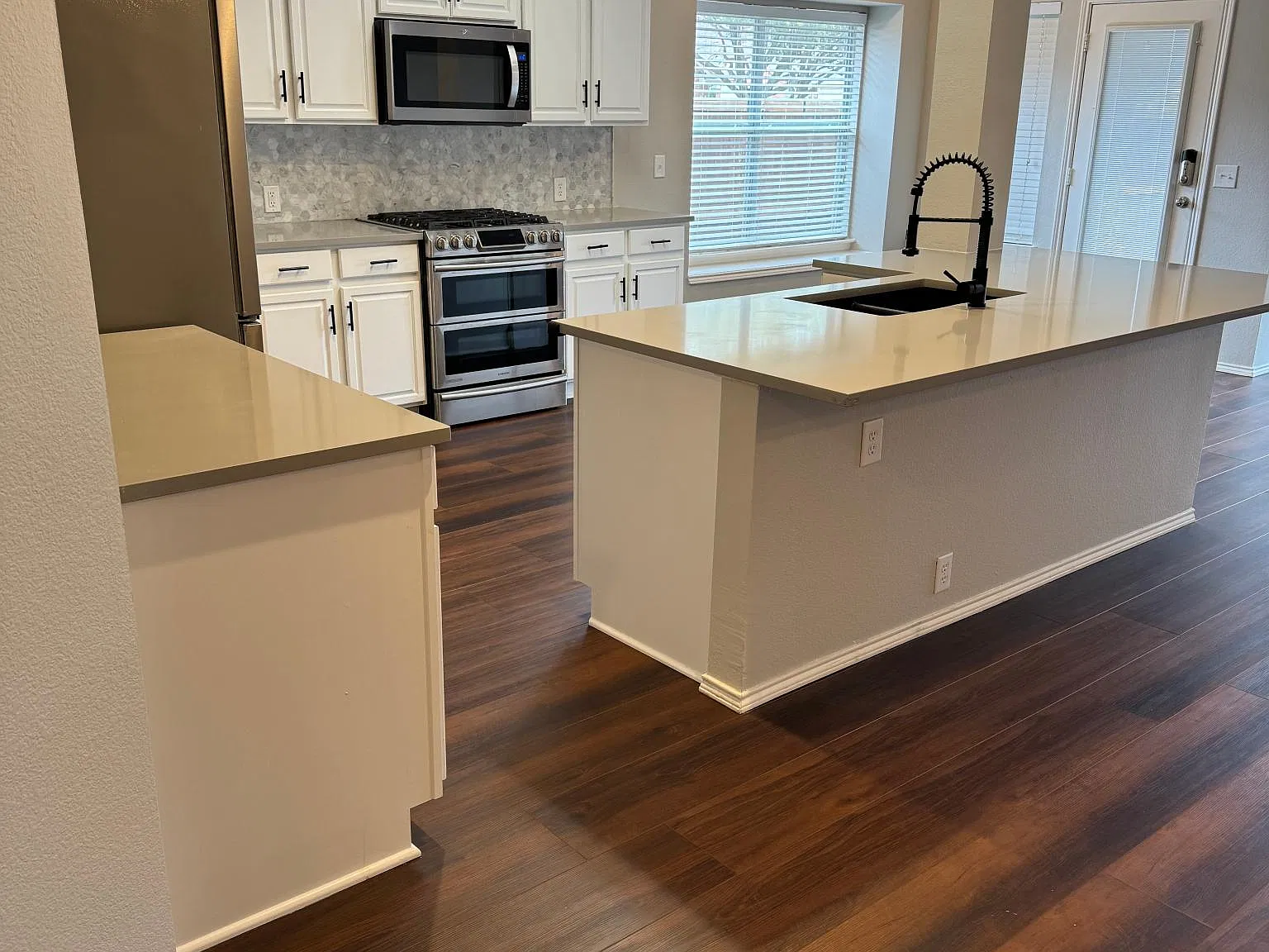 3 bed, 1790 sqft, $2,500 — Photo 3