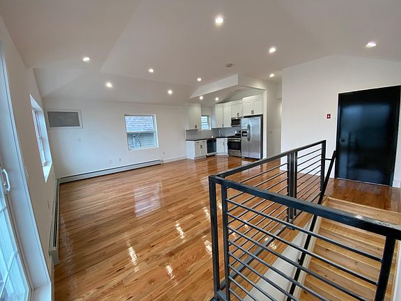 4th image of 72-18 Burchell Ave Floor 3