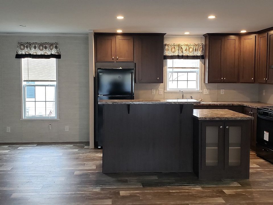 1st image of 516 Courtland Ln #580