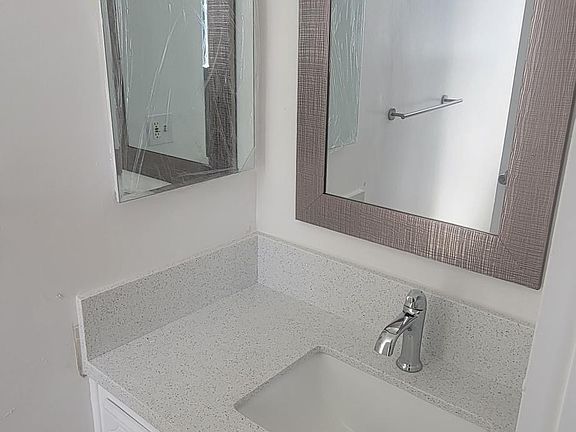 4th image of 10938 Palms Blvd #9483a4495