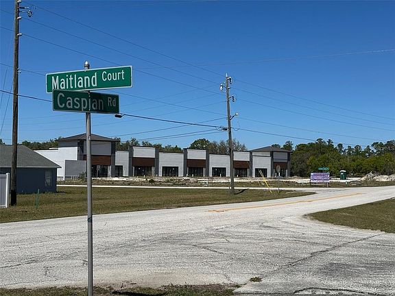 3rd image of 419 MAITLAND COURT LOT 1
