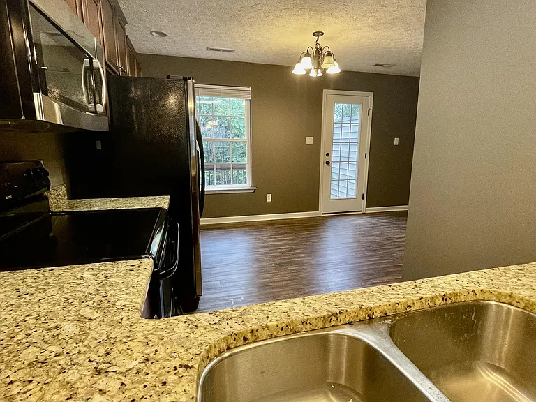 142 Old Tavern Cir #1 — Photo 7