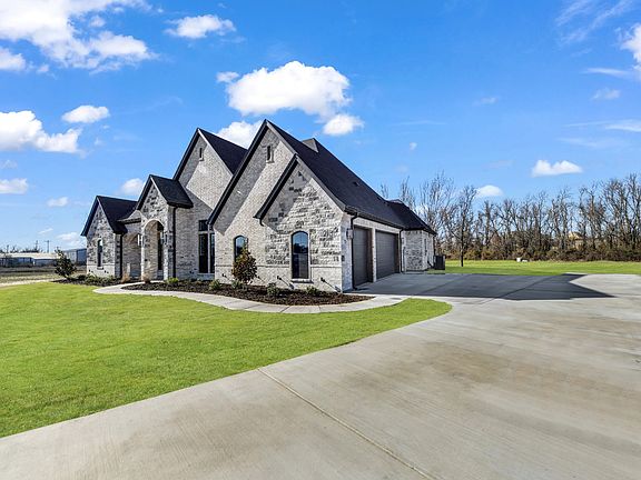 5th image of 213 Desperado Ct