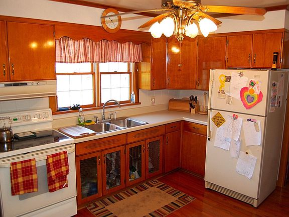 Spacious country kitchen