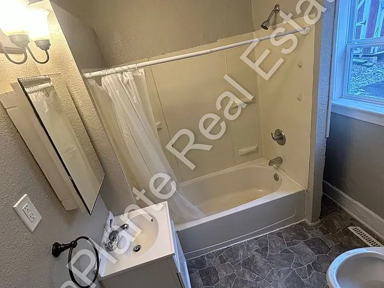 1804 Bigelow St — Photo 13