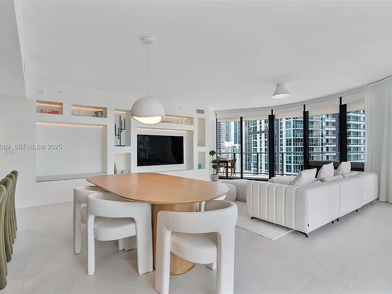 1000 Brickell Plz #2107 — Photo 32