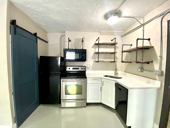 2nd image of 3136 Grand Ave #24