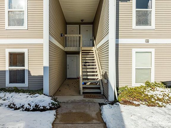 3rd image of 1290 Heatherwood Ln
