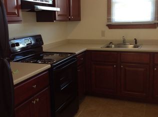 29 Cross St APT 3, Hudson, NH 03051