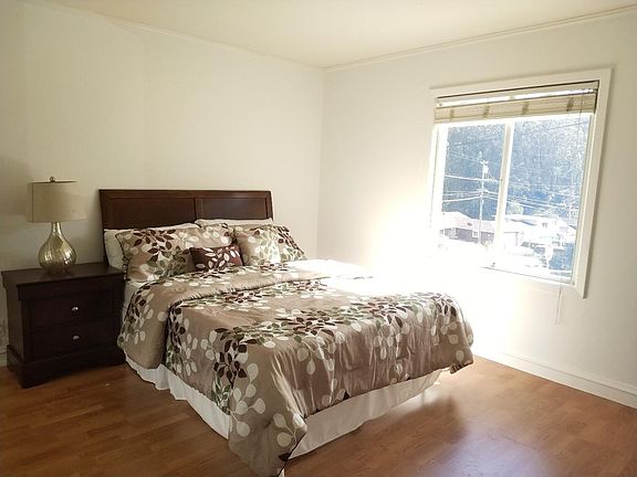 5th image of 657 Larchmont Dr