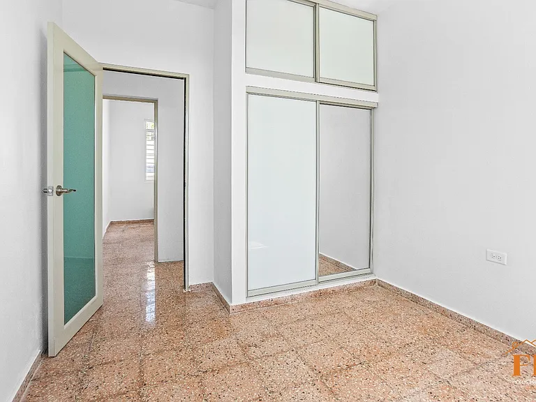 4884 Bo Terranova — Photo 25