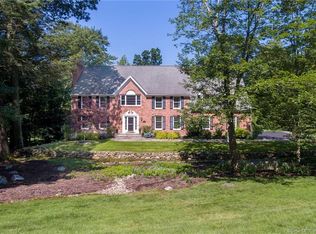 10 Henley Way, Avon, CT 06001