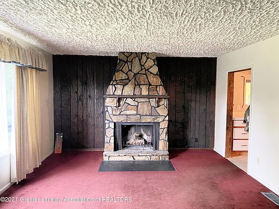 3rd image of 4272 Woodworth Ave