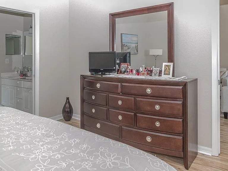 960 Partridge Cir #1-202 — Photo 6
