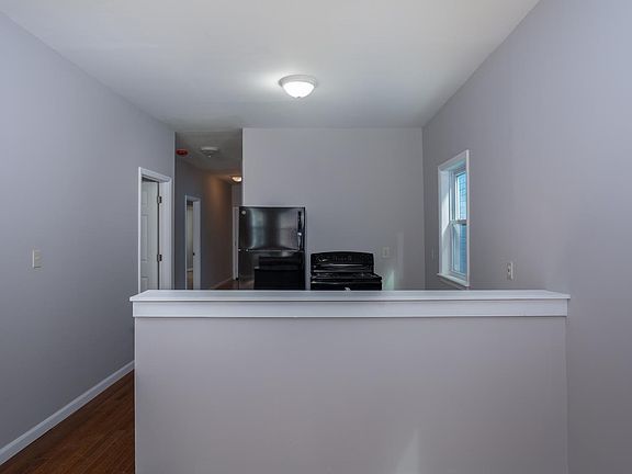 2nd image of 375 Orange St #2