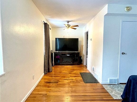 4th image of 441 Kenwood Dr #W-2