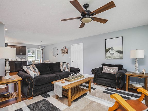4th image of 103 Wild Rose Ln