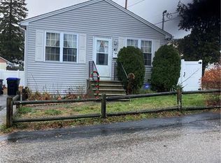 41 Anchor St, Providence, RI 02908