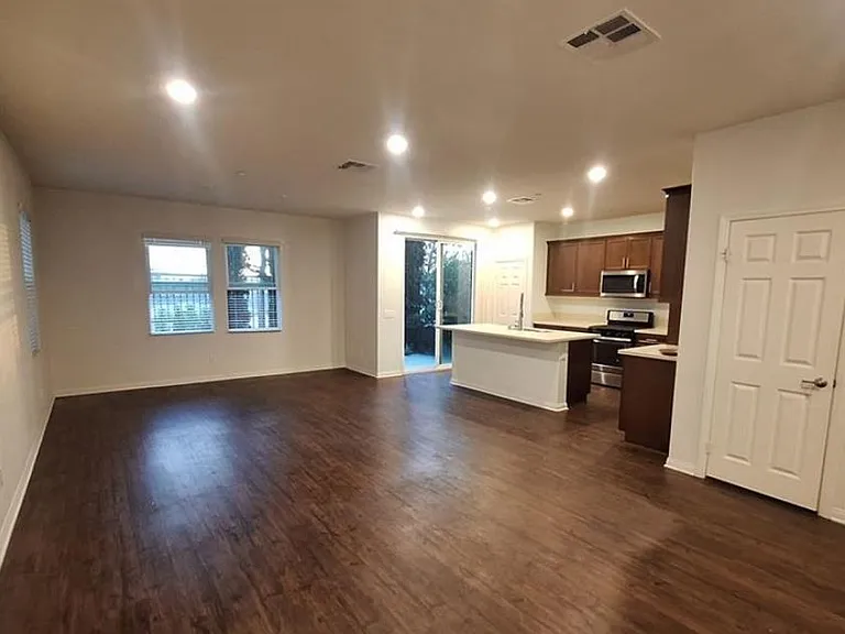 825 Parisa Pl — Photo 6