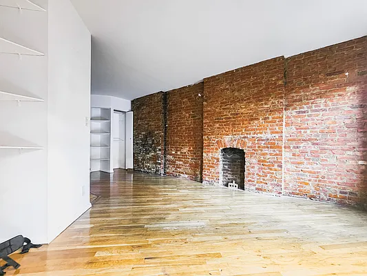 Rented by Metropolitan Property Group | media 8