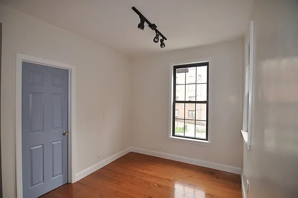 Rented by Nest Seekers International | media 2