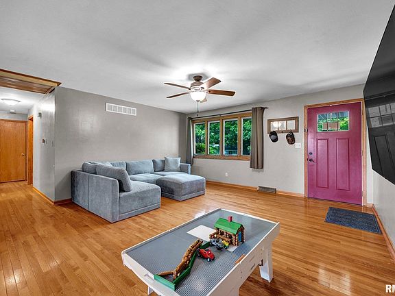 4th image of 508 Avondale Dr